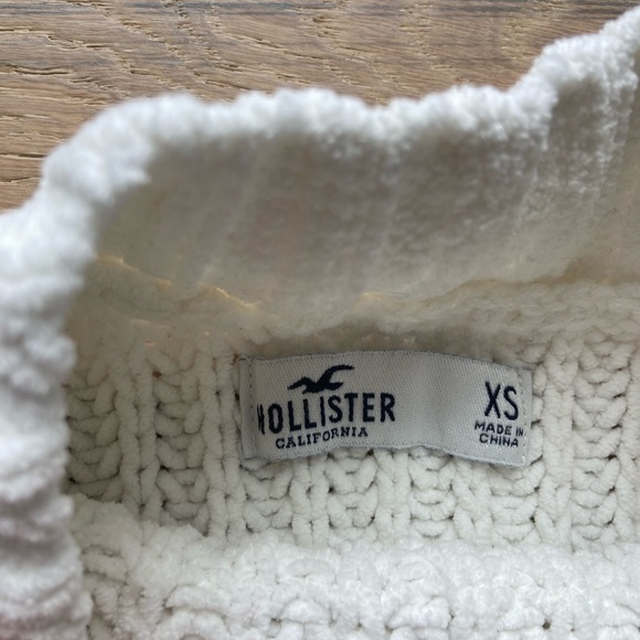 White Hollister Knit Sweater - Picture 2 of 2